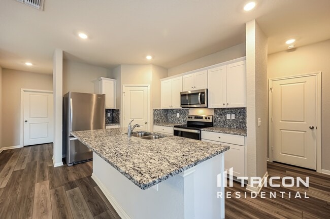 Photo - 14384 Gunsight Pass