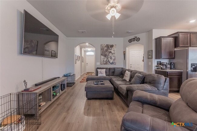 Photo - 2317 Aylesbury Dr