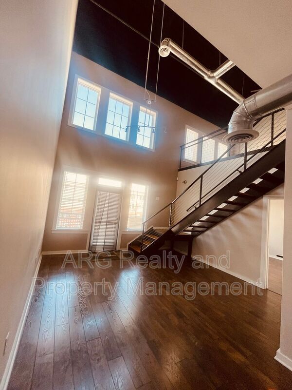 Photo - 265 18th St NW