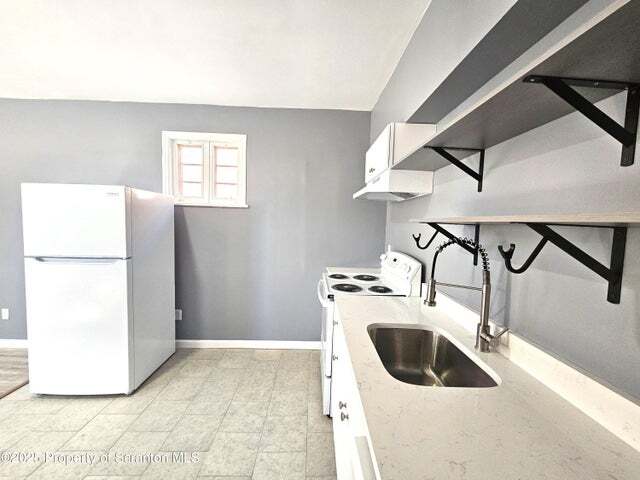 Photo - 125 N River St