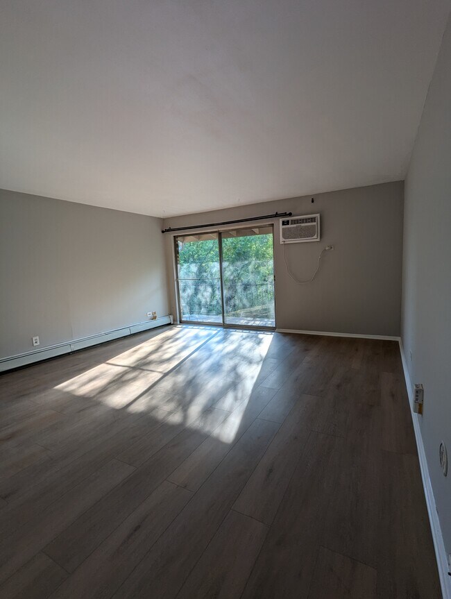 Photo - 9S060 Lake Dr Unit 9s060