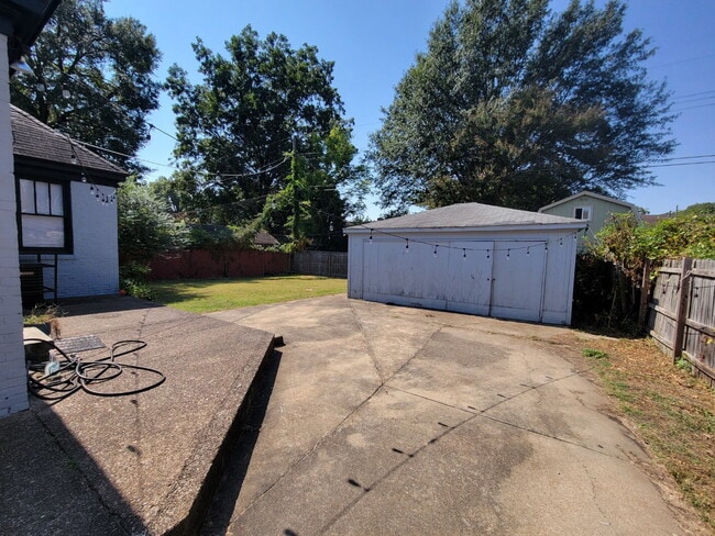 Photo - Charming 3-Bedroom Retreat with Hardwood Elegance