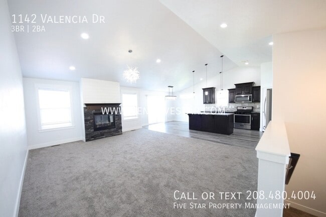 Photo - 1142 Valencia Dr