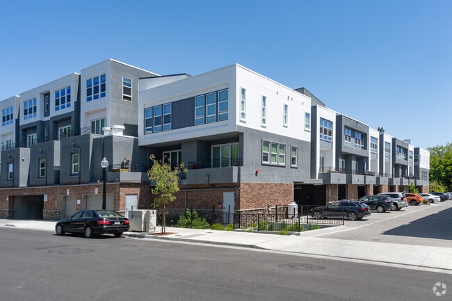 Garage Parking - Register Square Napa