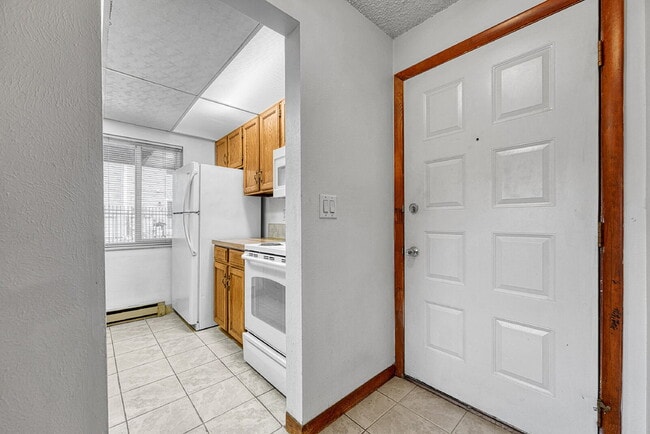 Photo - $1,395.95, 1 bed, 1 bath garden level Condo with Washer/Dryer Unit 103