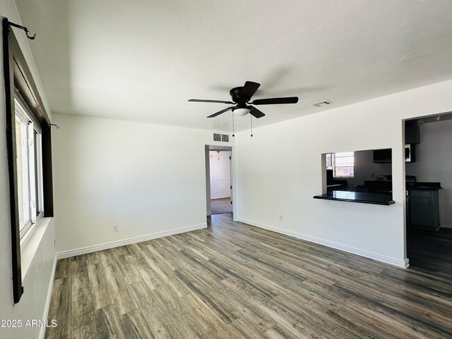 Photo - 316 N 84th Pl