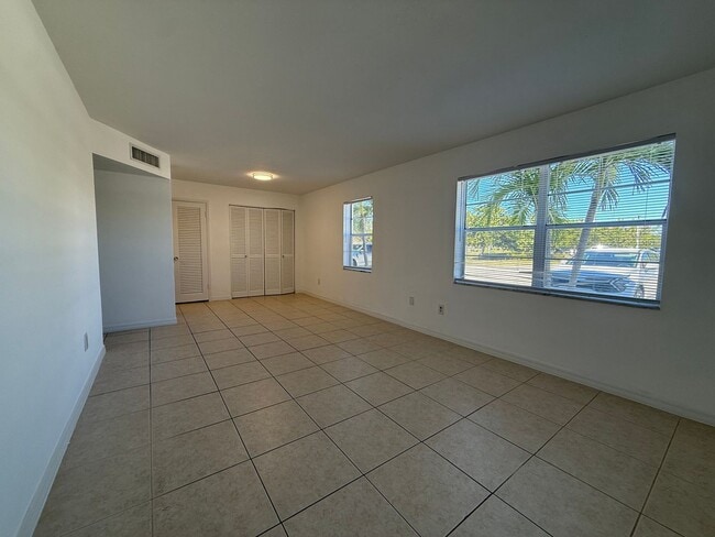 Building Photo - Freshly Remodeled - 1 Bedroom Unfurnished ...