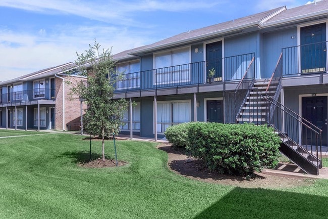 Photo - Dickinson Arms Apartments