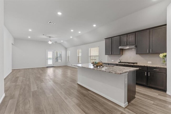 Photo - 562 Leadtree Loop