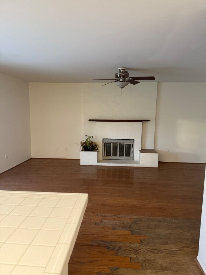 Photo - Beautiful Ontario Corner-Lot POOL Home – N...