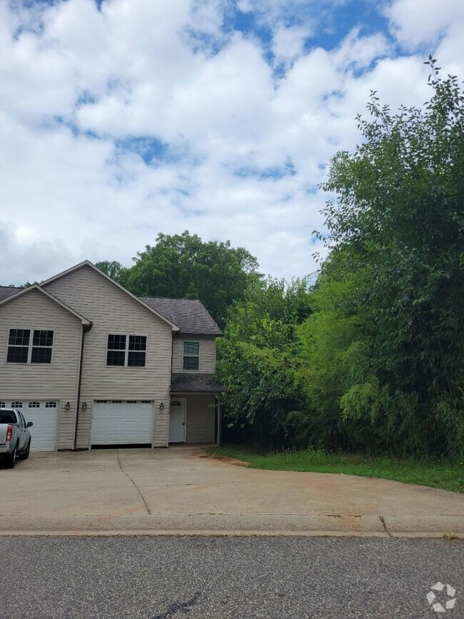 Building Photo - 318 Zach Dr Rental