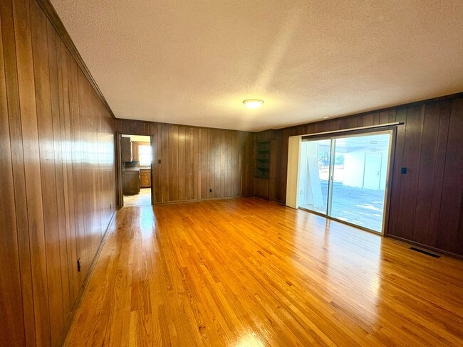 Photo - 60 Franwood Dr