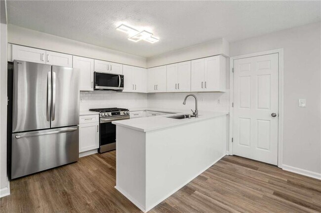 Photo - 1813 N Creek Cir