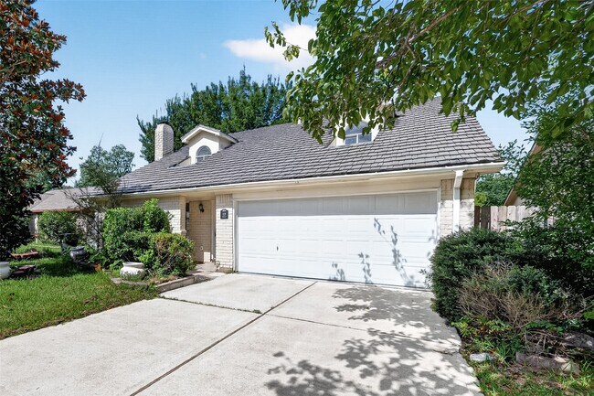 Photo - 1119 Pinecroft Dr