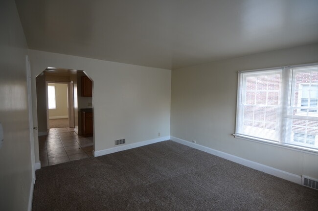 1657 Cedar Ave Unit 3