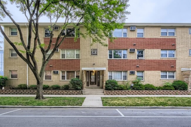 Building Photo - 32 Elgin Ave Unit A2