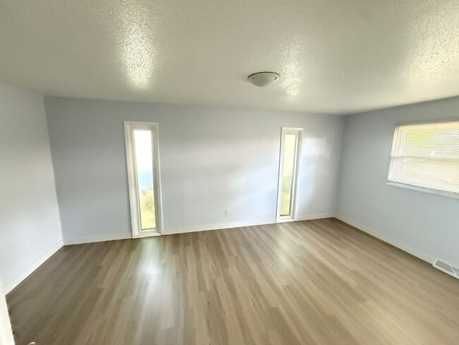 Photo - 432 Amherst Dr Unit B