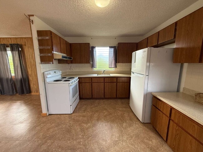 Building Photo - Cozy Detached 1BR/1BA Cottage in Pearl City – Private, Convenient, and Comfortable