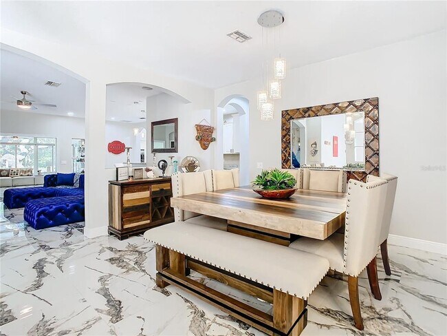 Photo - 16829 Midsummer Ln