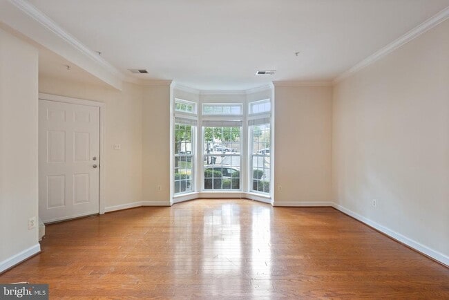 Photo - 2576 Eastbourne Dr