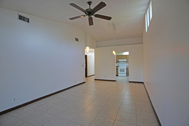 Photo - 1550 Easthampton Cir