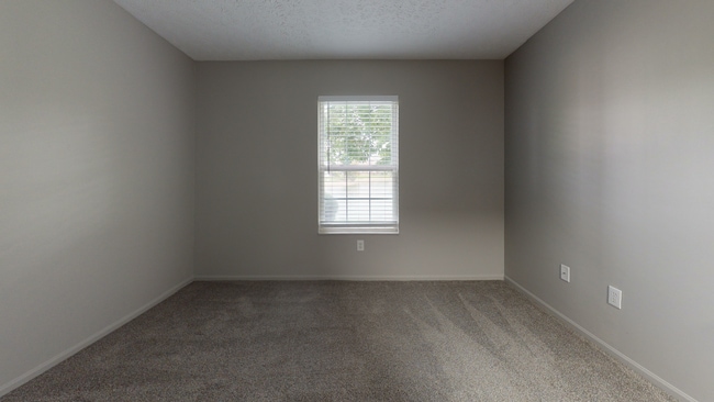 Ontario-Deluxe-Unfurnished 4.jpg - Lakefront at West Chester