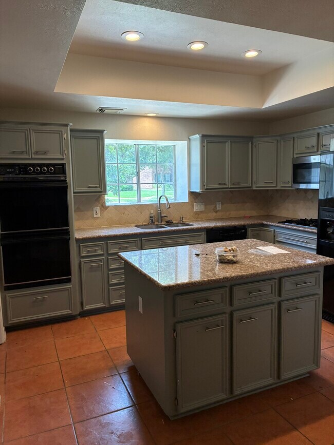 Photo - 4635 Meadow Green Dr