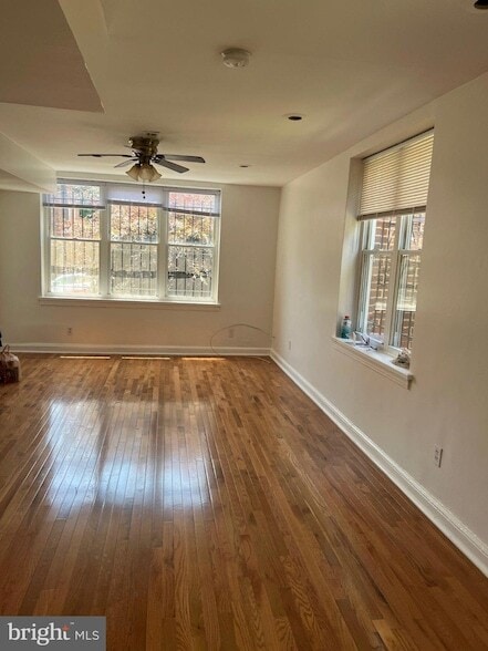 Photo - 63 Galveston Pl SW Unit 1