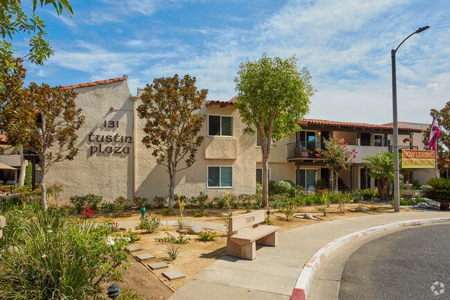 111 Tustin Plaza Apartments