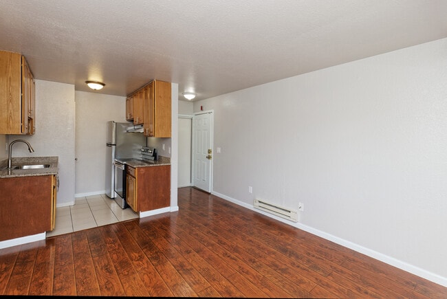 3024 Fruitvale Ave