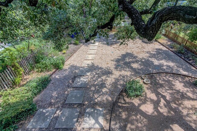 Photo - 311 W Mary St