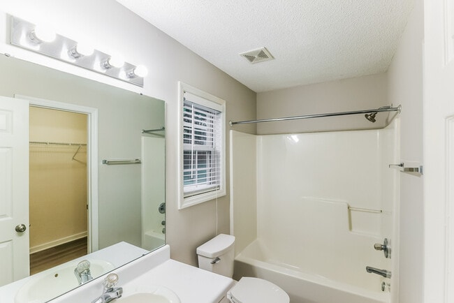 Photo - 112 Hayloft Ct