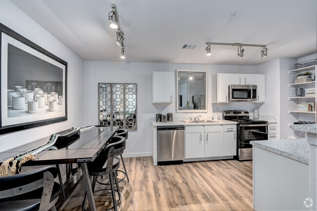 1BR, 1BA-726SF-Dining Room