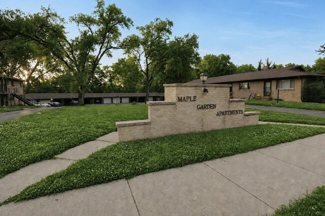 Building Photo - 322 Maple Dr Unit 2