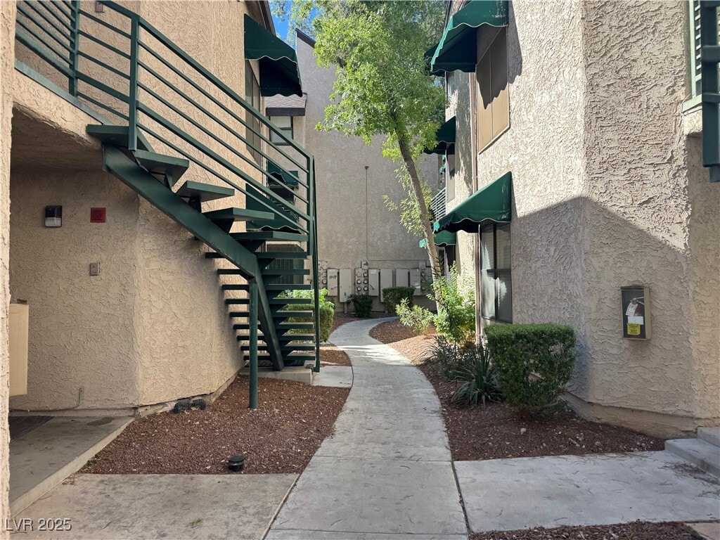 Photo - 520 Elm Dr Unit 103