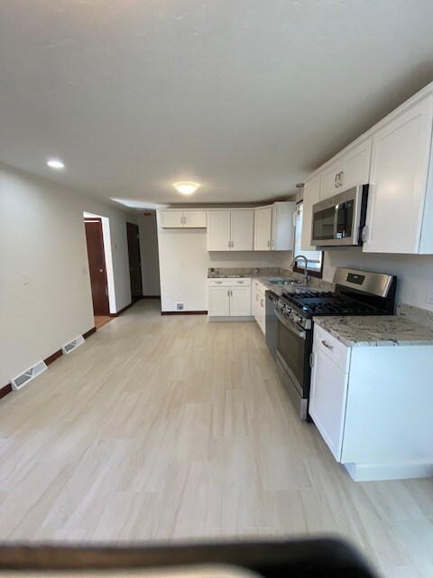 Photo - 236 Comfort St