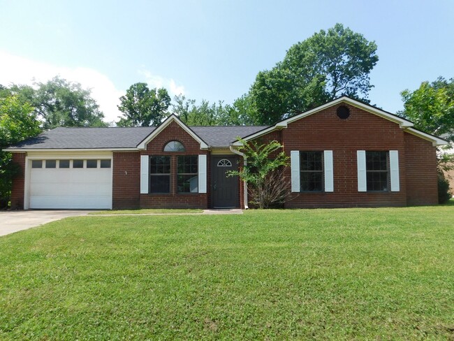 3 Bedroom 1 Bath House in Greenwood. - 3 Bedroom 1 Bath House in Greenwood.