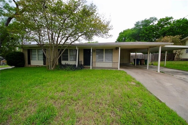 Photo - 1800 Rhodes Rd House