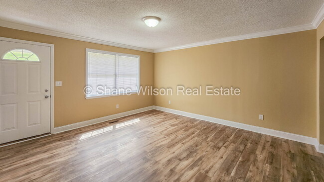 Photo - 213 Ridgewood Cir