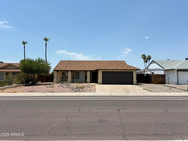 Building Photo - 11014 N 65th Ave Rental