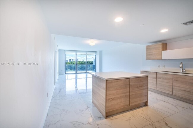 Photo - 16385 Biscayne Blvd Unit 417