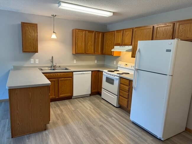 Building Photo - 431 Central AVE W Rental