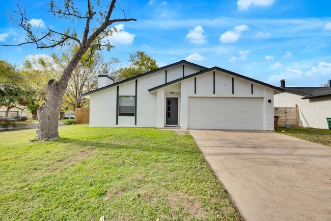 Building Photo - 7002 Skynook Dr Rental