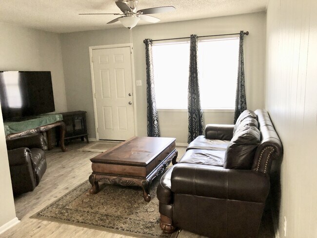 Photo - 116 Montrose Dr
