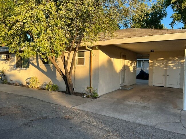 Photo - 1517 Tully Rd