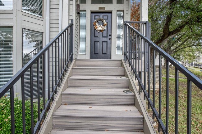 Photo - 195 World of Tennis Sq