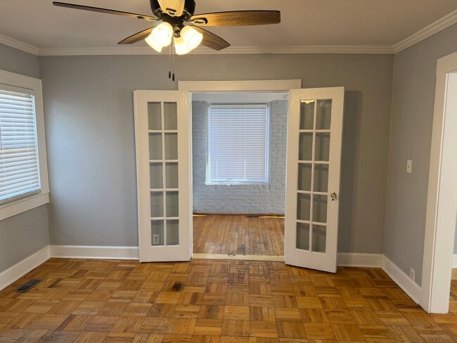 Photo - GHENT - 4 Bedroom Home with a Detached Garage