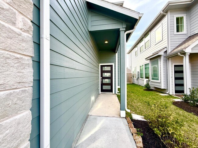 Photo - 620 Silver Pear Ct