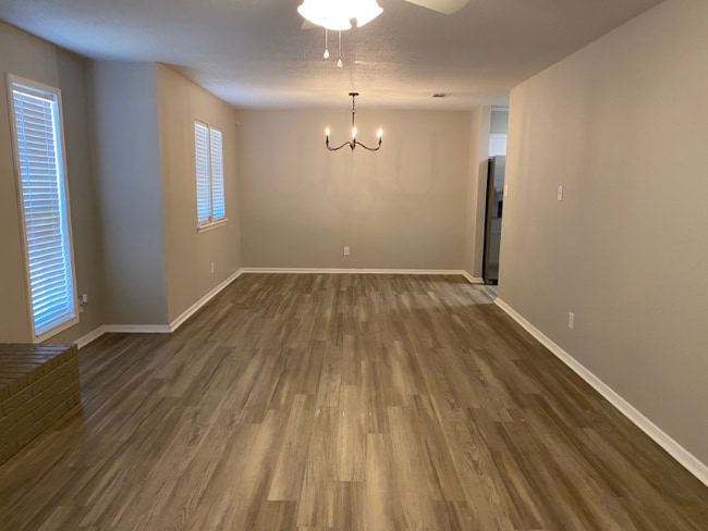 Photo - 4903 Sanderson Ln