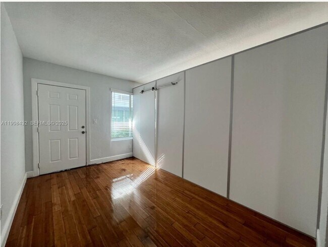 Photo - 7315 Carlyle Ave Unit 10